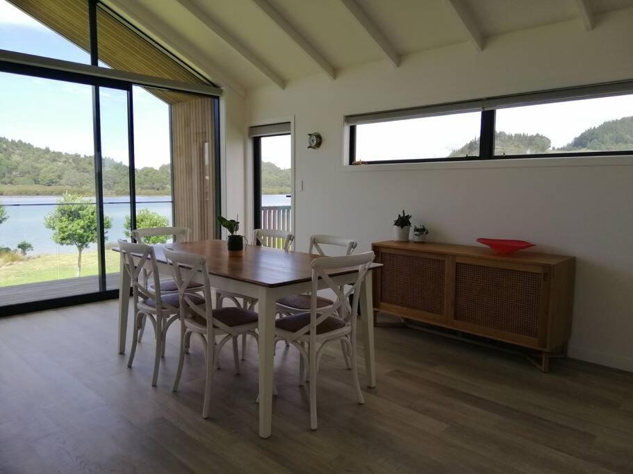 Purangi Waterfront Retreat - 2 Bedroom Cooks Beach Dış mekan fotoğraf