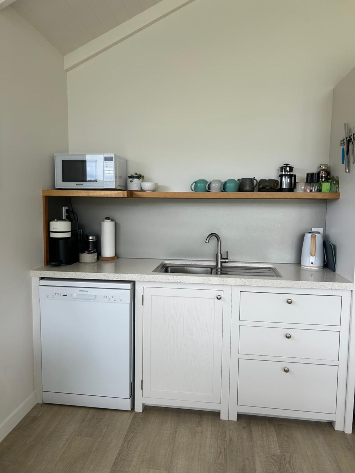 Purangi Waterfront Retreat - 2 Bedroom Cooks Beach Dış mekan fotoğraf